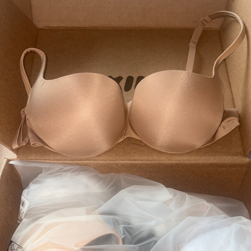 SKIMS Ultimate Push-Up Balconette Bra 32B